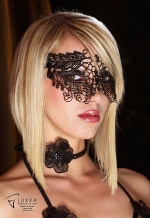 loup, menottes dentelle