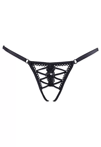 Capeline Soutien gorge seins nus et String nu