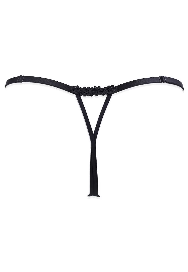 Capeline Soutien gorge seins nus et String nu